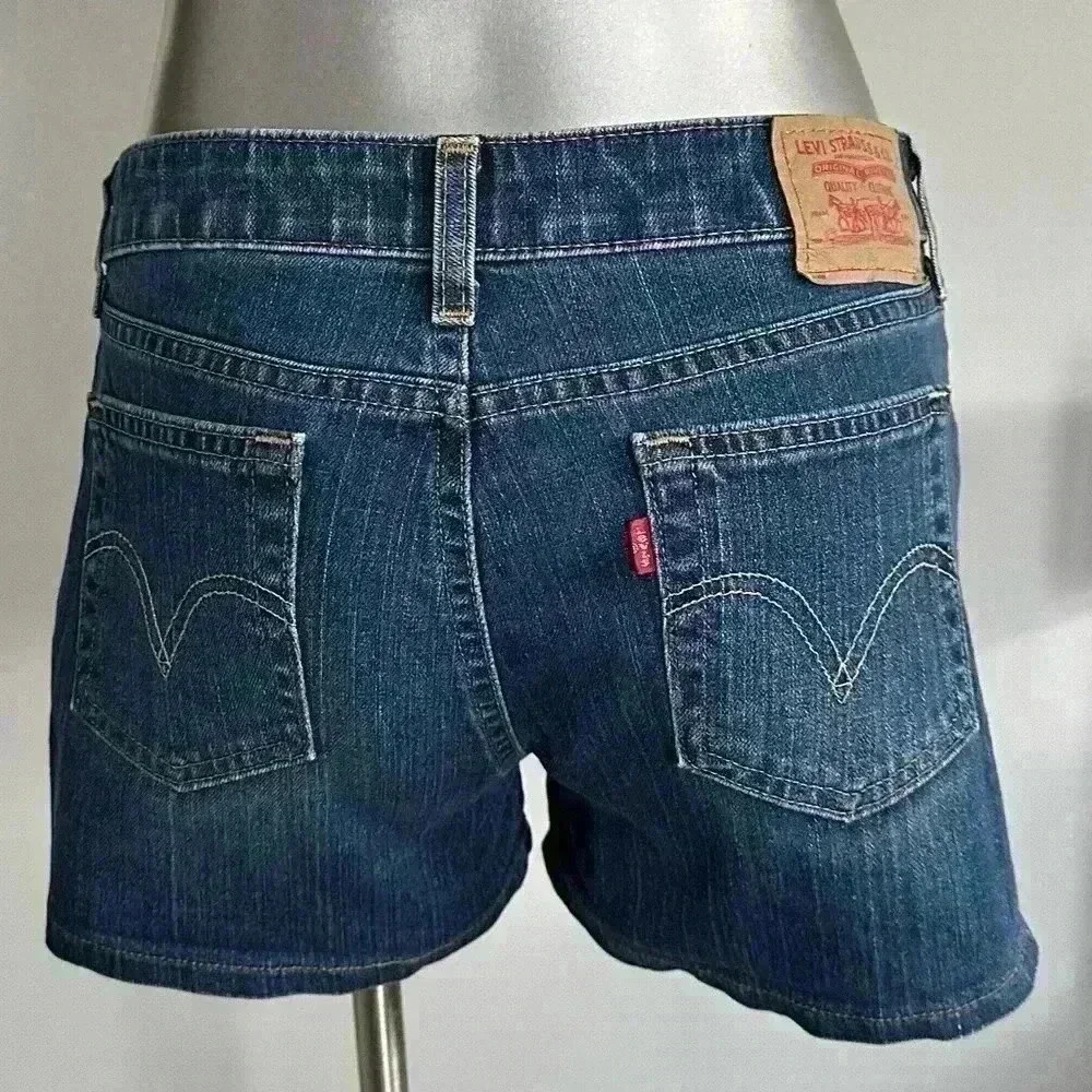 💎Woman’s Vintage Levi’s Denim  Shorts - Picture 2 of 15